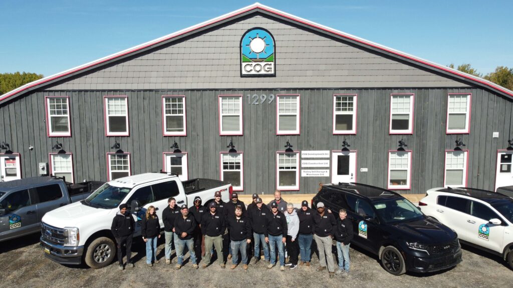 cog-barn-family-photo